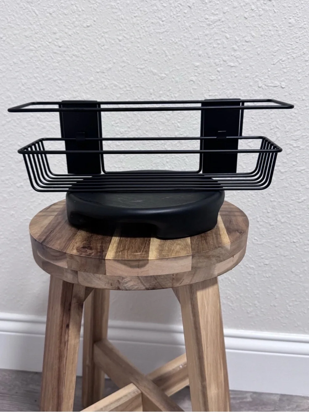 Like New Command Matte Black Bath Caddy Shower Shelf Rust Resistant Organization